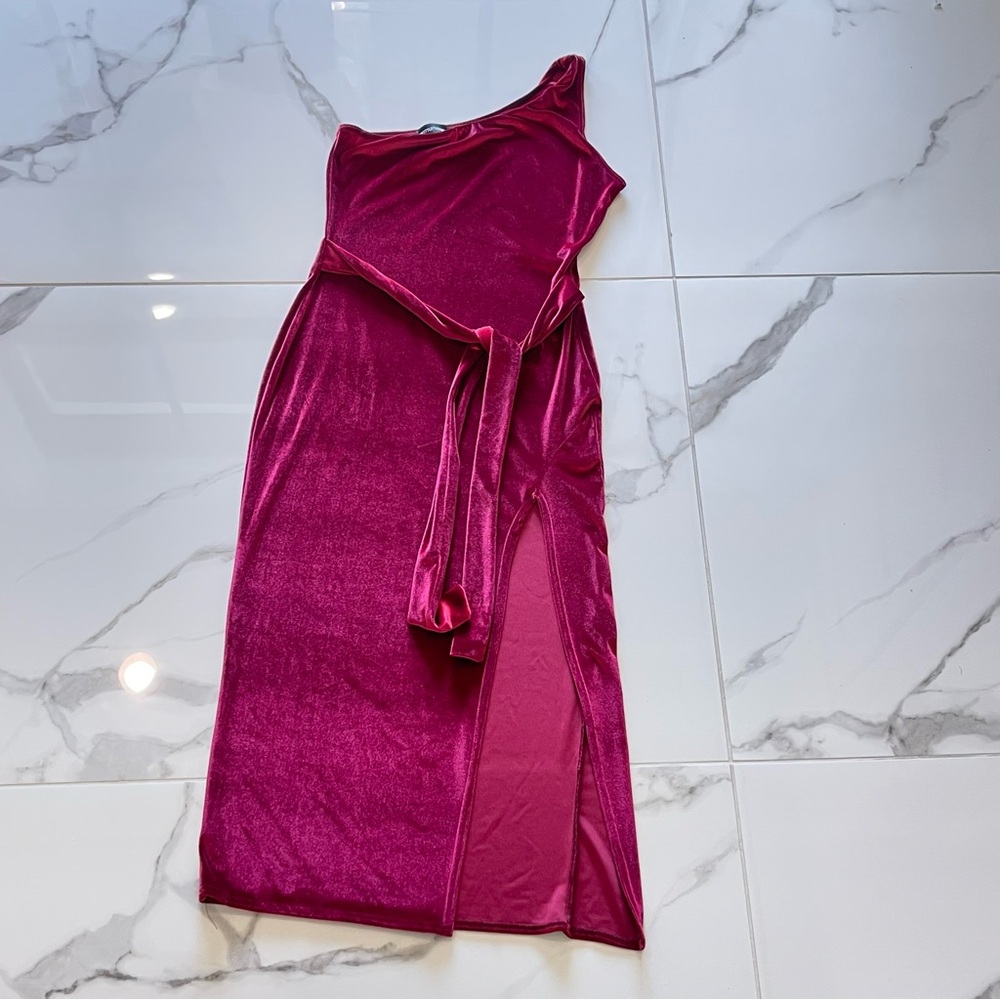 Elegant One-Shoulder burgundy Dress